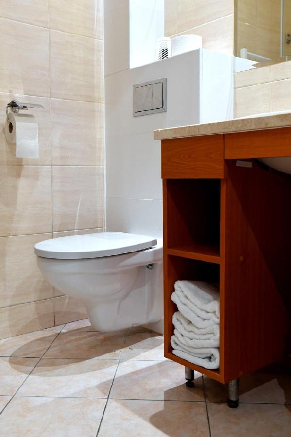 Bed and Breakfast Fotex Зомбки Экстерьер фото